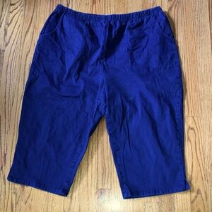 Capri pants navy blue, light-denim like, 2X, plus size, EUC, 2 front poc…
